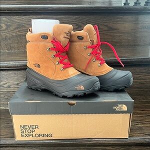 The North Face Kids Boots in Brown and Red